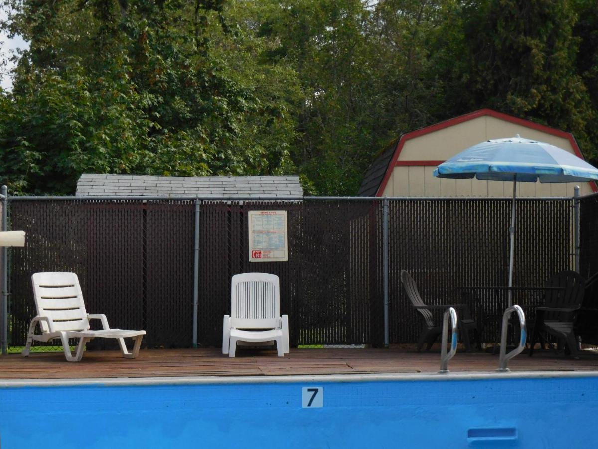 Travelodge By Wyndham Canyonville Exterior photo