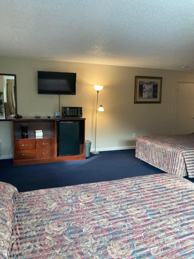 Travelodge By Wyndham Canyonville Exterior photo